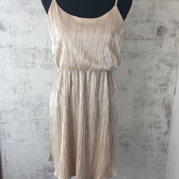 Alya Gold Mini Dress - Picture 2 of 7